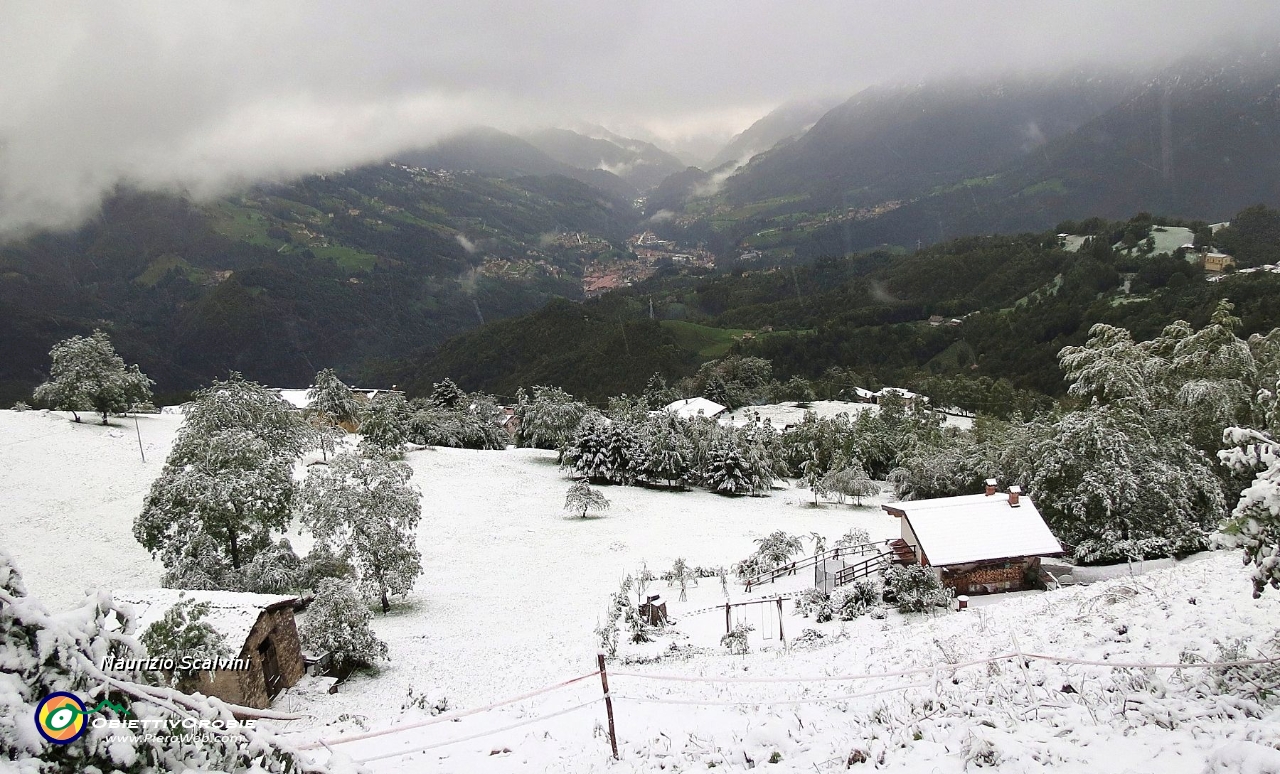 01 11 Ottobre 2013, neve da 800 metri in su sulle Orobie....JPG